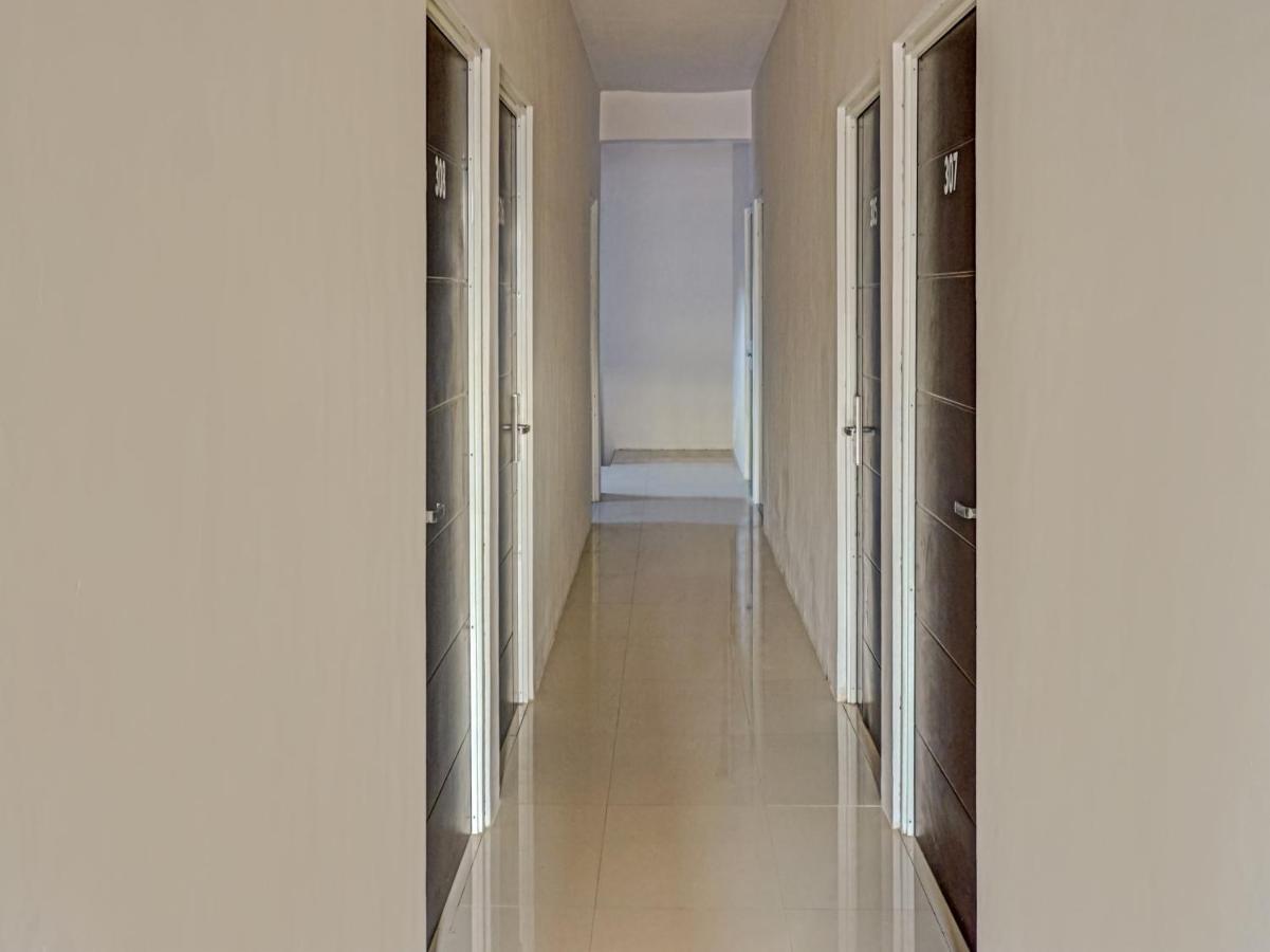 Reddoorz At Jalan Somba Opu Losari Makassar Luaran gambar