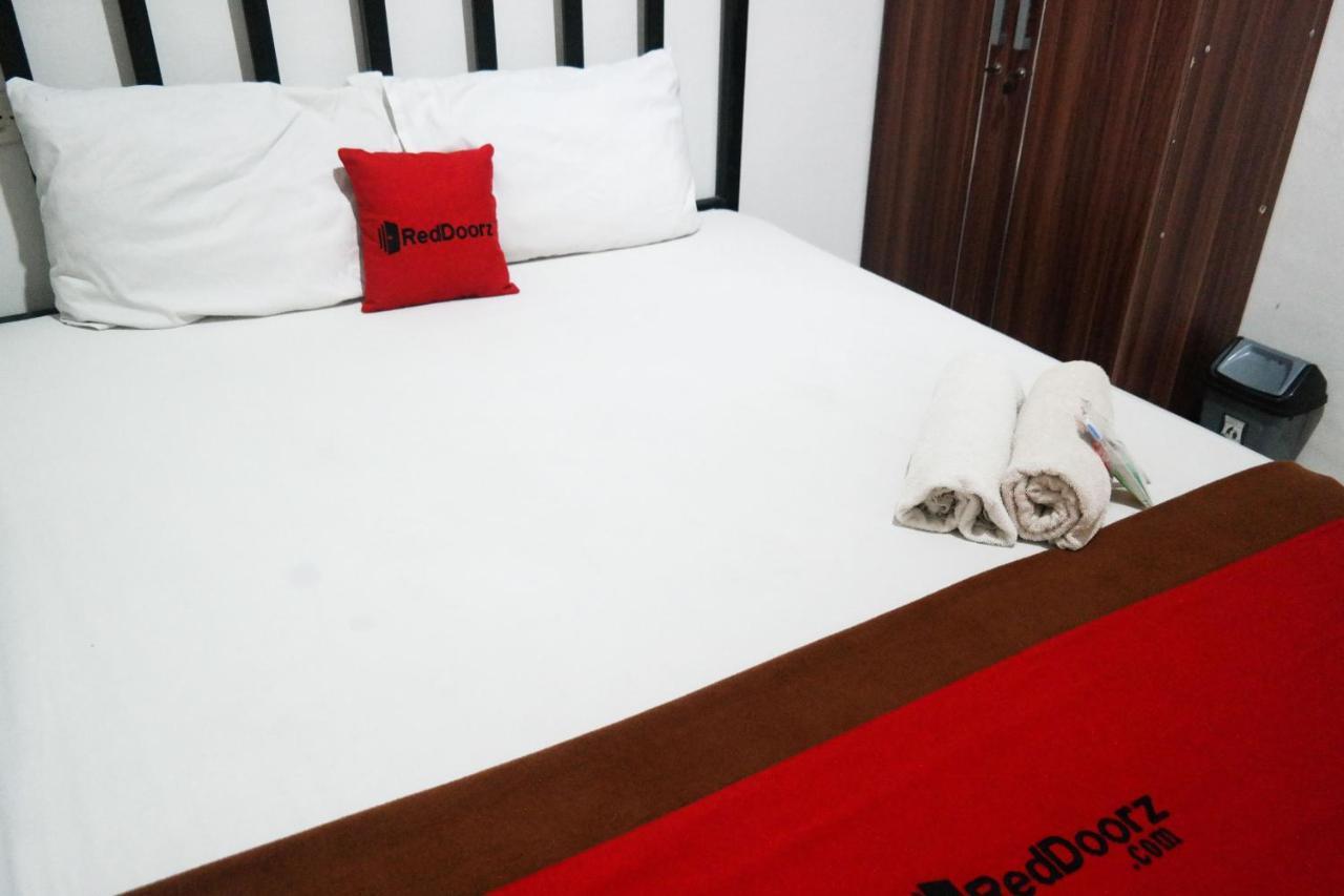 Reddoorz At Jalan Somba Opu Losari Makassar Luaran gambar