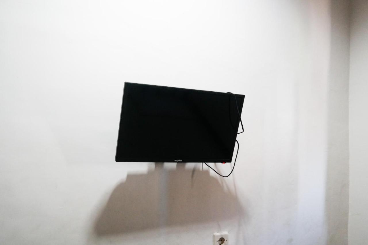 Reddoorz At Jalan Somba Opu Losari Makassar Luaran gambar
