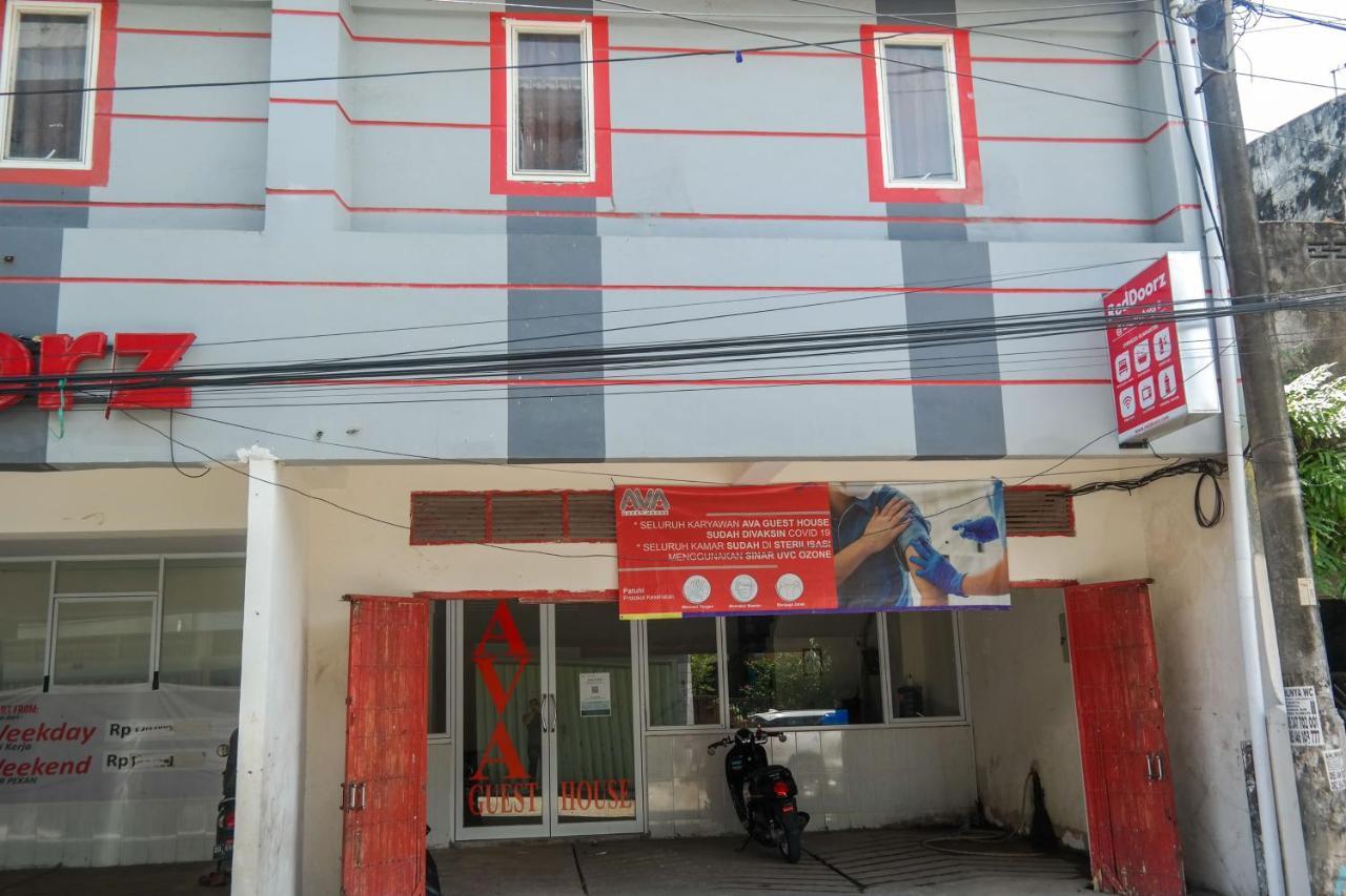 Reddoorz At Jalan Somba Opu Losari Makassar Luaran gambar