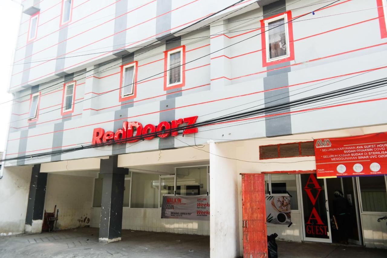 Reddoorz At Jalan Somba Opu Losari Makassar Luaran gambar